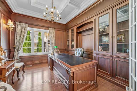 Photo 5 at 22 Longthorpe Court, Bayview Southeast, Aurora