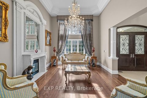 Photo 6 at 22 Longthorpe Court, Bayview Southeast, Aurora