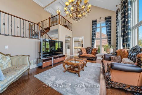 Photo 13 at 22 Longthorpe Court, Bayview Southeast, Aurora