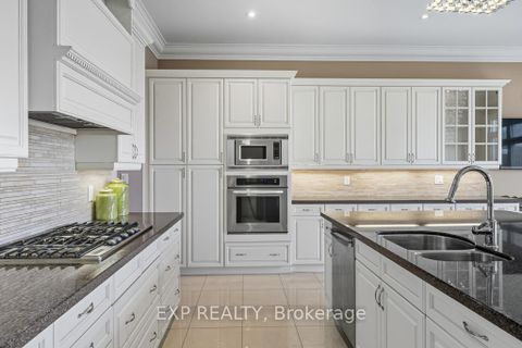 Photo 17 at 22 Longthorpe Court, Bayview Southeast, Aurora