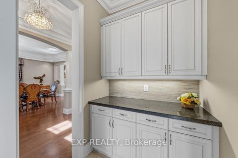 Photo 18 at 22 Longthorpe Court, Bayview Southeast, Aurora