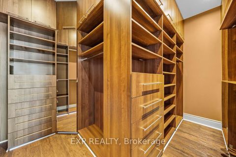 Photo 26 at 22 Longthorpe Court, Bayview Southeast, Aurora