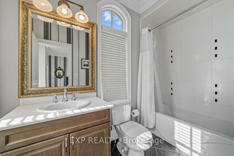 Photo 33 at 22 Longthorpe Court, Bayview Southeast, Aurora