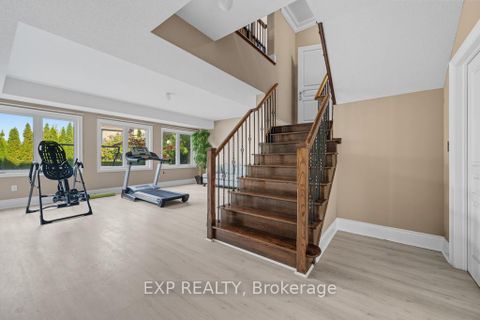 Photo 34 at 22 Longthorpe Court, Bayview Southeast, Aurora