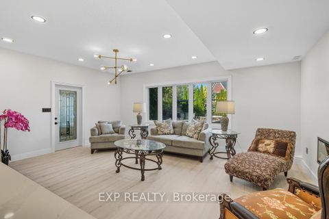 Photo 36 at 22 Longthorpe Court, Bayview Southeast, Aurora