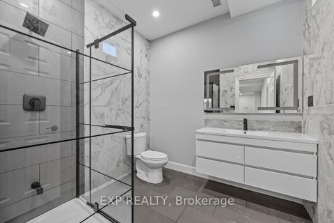 Photo 44 at 22 Longthorpe Court, Bayview Southeast, Aurora