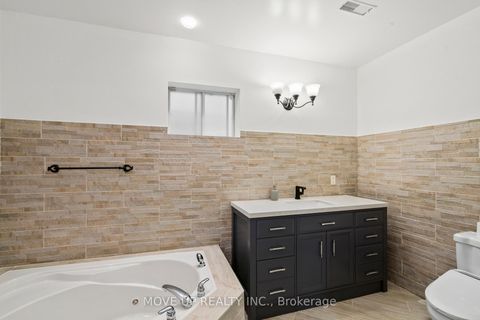 Photo 36 at 21 Gaby Court, North Richvale, Richmond Hill