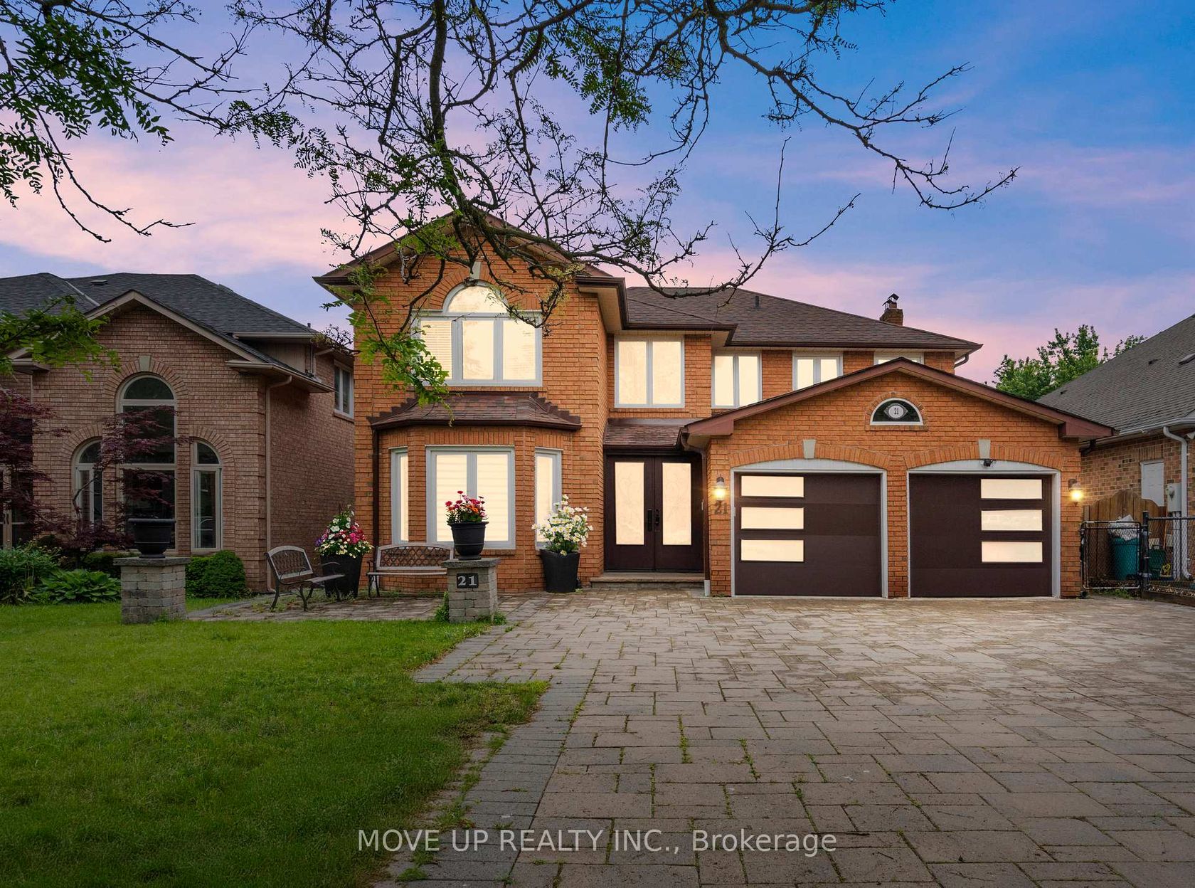 21 Gaby Court, North Richvale, Richmond Hill photo number 2