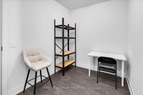 Photo 4 at 2011 - 2550 Simcoe Street N, Windfields, Oshawa