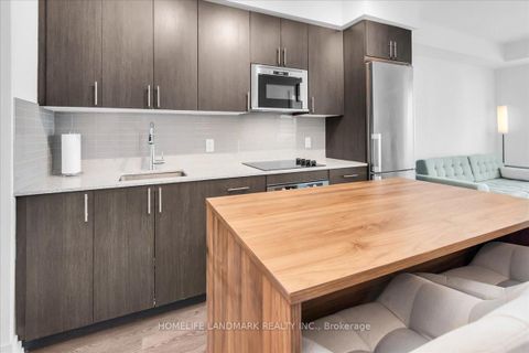 Photo 7 at 2011 - 2550 Simcoe Street N, Windfields, Oshawa