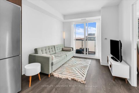 Photo 11 at 2011 - 2550 Simcoe Street N, Windfields, Oshawa