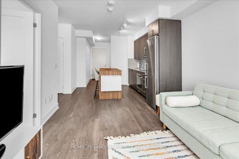 Photo 13 at 2011 - 2550 Simcoe Street N, Windfields, Oshawa