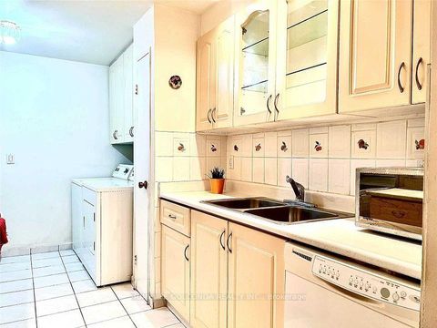 Photo 12 at 1004 - 2721 Victoria Park Avenue, L'Amoreaux, Toronto