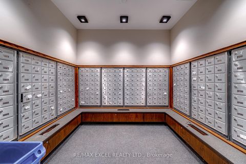 Photo 5 at 1705 - 426 University Avenue, Chinatown, Toronto