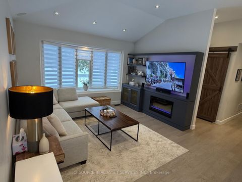 Photo 3 at 33 Hazelbury Drive, Nobleton, King