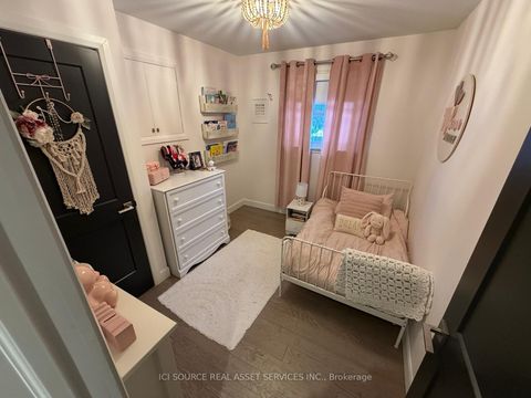 Photo 7 at 33 Hazelbury Drive, Nobleton, King