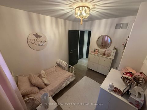 Photo 8 at 33 Hazelbury Drive, Nobleton, King