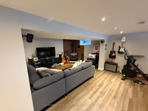 Photo 16 at 33 Hazelbury Drive, Nobleton, King