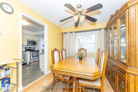 Photo 5 at 17 - 3525 Brandon Gate Drive, Malton, Mississauga