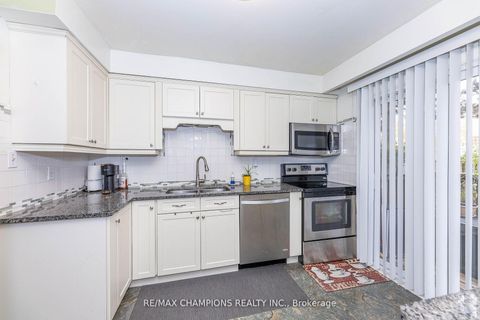 Photo 7 at 17 - 3525 Brandon Gate Drive, Malton, Mississauga