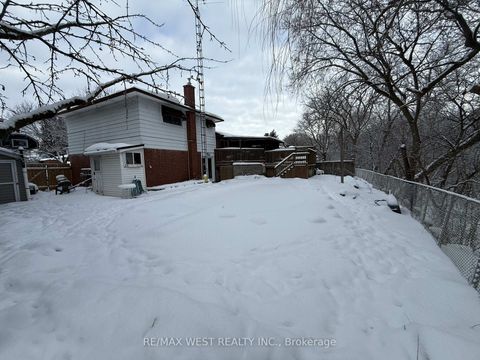 Photo 2 at 509 Arnhem Drive, O'Neill, Oshawa