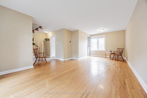 Photo 5 at 4 Burdock Lane, Don Mills, Toronto