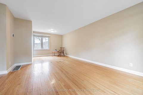 Photo 6 at 4 Burdock Lane, Don Mills, Toronto