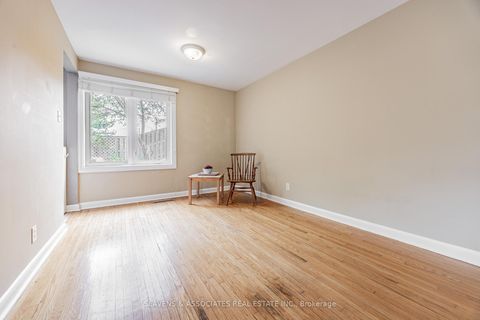 Photo 7 at 4 Burdock Lane, Don Mills, Toronto