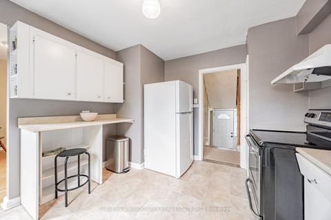 Photo 16 at 4 Burdock Lane, Don Mills, Toronto