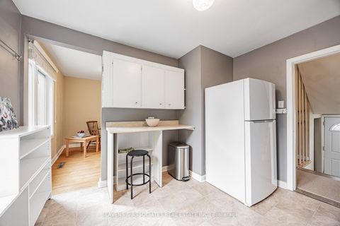 Photo 17 at 4 Burdock Lane, Don Mills, Toronto