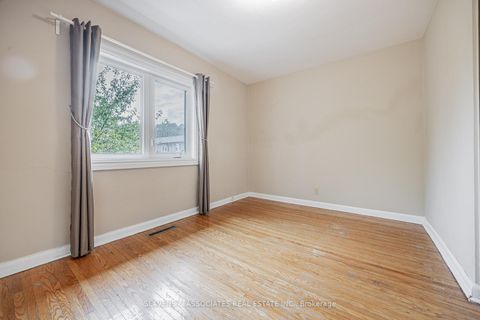 Photo 19 at 4 Burdock Lane, Don Mills, Toronto