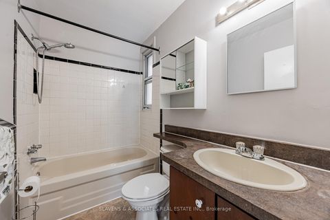 Photo 21 at 4 Burdock Lane, Don Mills, Toronto