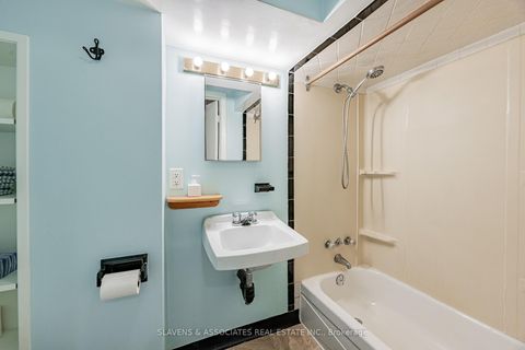 Photo 26 at 4 Burdock Lane, Don Mills, Toronto