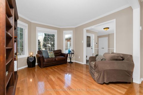 Photo 3 at 29 Benson Drive, Sandy Hollow, Barrie