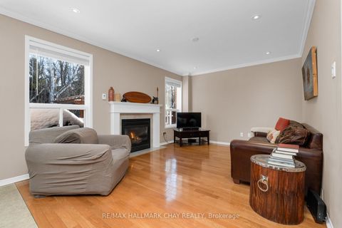 Photo 11 at 29 Benson Drive, Sandy Hollow, Barrie