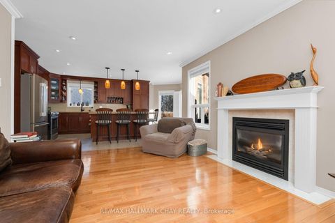 Photo 12 at 29 Benson Drive, Sandy Hollow, Barrie