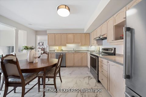 Photo 3 at 213 - 2500 Rutherford Road, Maple, Vaughan