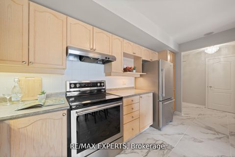 Photo 4 at 213 - 2500 Rutherford Road, Maple, Vaughan