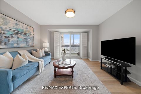 Photo 8 at 213 - 2500 Rutherford Road, Maple, Vaughan
