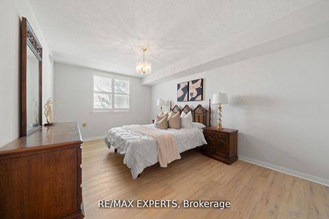 Photo 14 at 213 - 2500 Rutherford Road, Maple, Vaughan