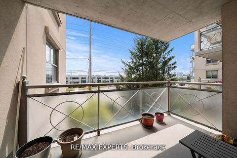 Photo 19 at 213 - 2500 Rutherford Road, Maple, Vaughan