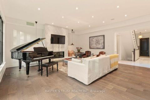 Photo 14 at 28 Forest Ridge Drive, Forest Hill North, Toronto