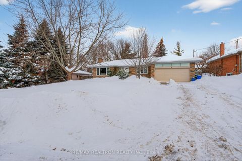 Photo 5 at 10 Idleswift Drive, Uplands, Vaughan