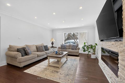 Photo 19 at 10 Idleswift Drive, Uplands, Vaughan