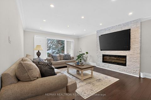 Photo 20 at 10 Idleswift Drive, Uplands, Vaughan