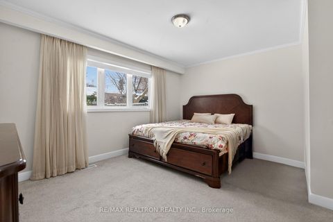 Photo 23 at 10 Idleswift Drive, Uplands, Vaughan