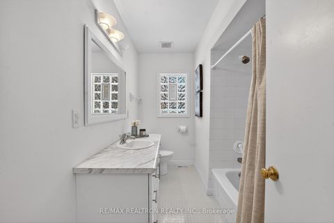 Photo 27 at 10 Idleswift Drive, Uplands, Vaughan