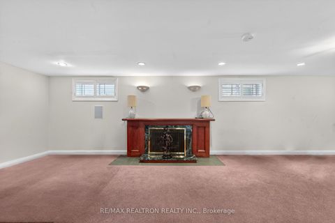 Photo 33 at 10 Idleswift Drive, Uplands, Vaughan