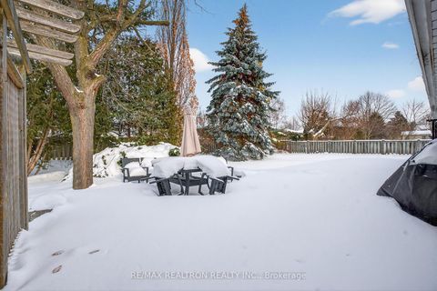 Photo 36 at 10 Idleswift Drive, Uplands, Vaughan