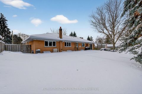 Photo 37 at 10 Idleswift Drive, Uplands, Vaughan